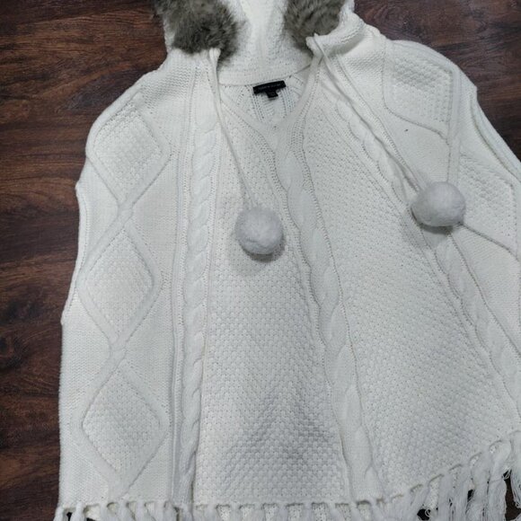 Tommy Hilfiger Cable Knit Poncho Sweater Faux Fur Trim Hooded Fringe Hem Onesize - Picture 5 of 16